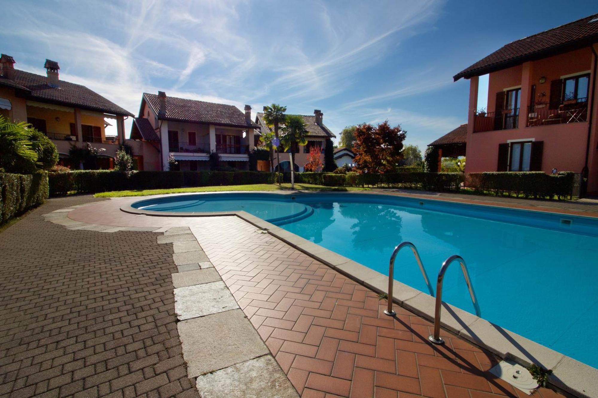 Apartamento Residenza Girasole Lesa Exterior foto